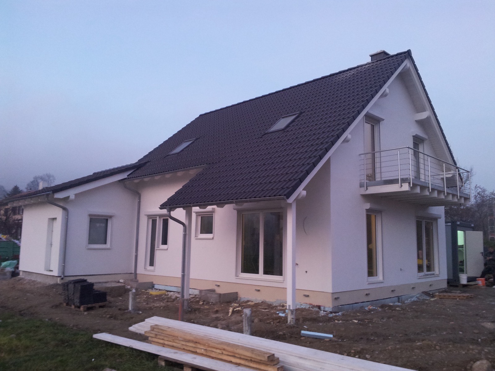 Dom z Mansardą, Polska